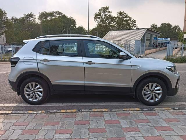 https://images10.gaadi.com/usedcar_image/4615337/original/processed_b19f9dd5c1a557131c5af599e344de88.jpg?imwidth=6401