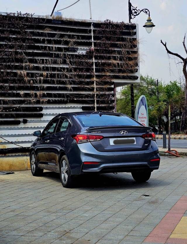 https://images10.gaadi.com/usedcar_image/4615340/original/processed_e5f6a8cd4cef485598880c6b728c4fe7.jpg?imwidth=6400