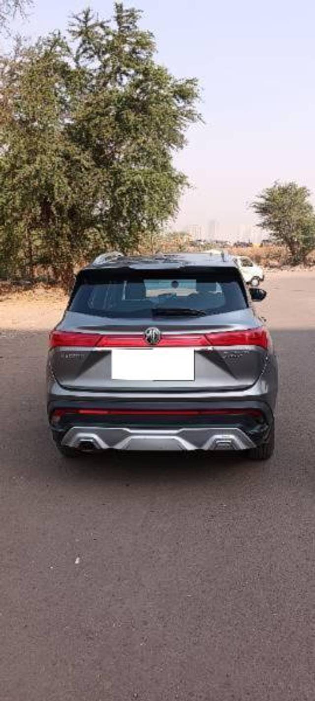 https://images10.gaadi.com/usedcar_image/4615341/original/processed_e9578739-bc2f-4df4-9a42-6a069f7208a1.jpg?imwidth=6400