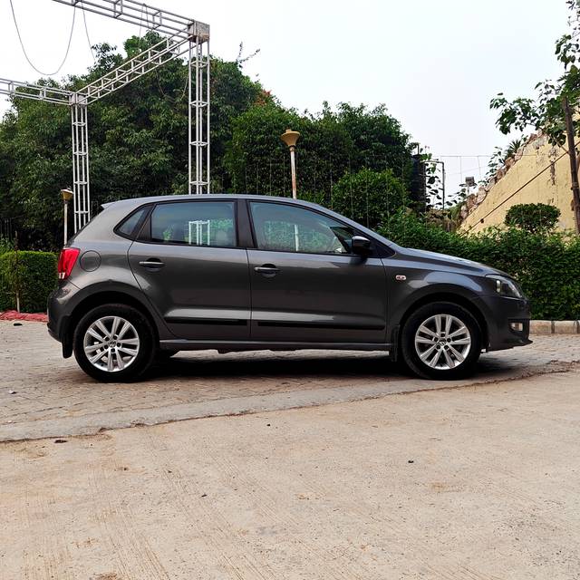 https://images10.gaadi.com/usedcar_image/4615349/original/cc6044b522c4c47fb29d90a668f577a5.jpg?imwidth=6401