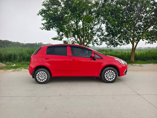 https://images10.gaadi.com/usedcar_image/4615351/original/6bc1e8dc5c08c2a7097c8de9716a94bd.jpg?imwidth=6401