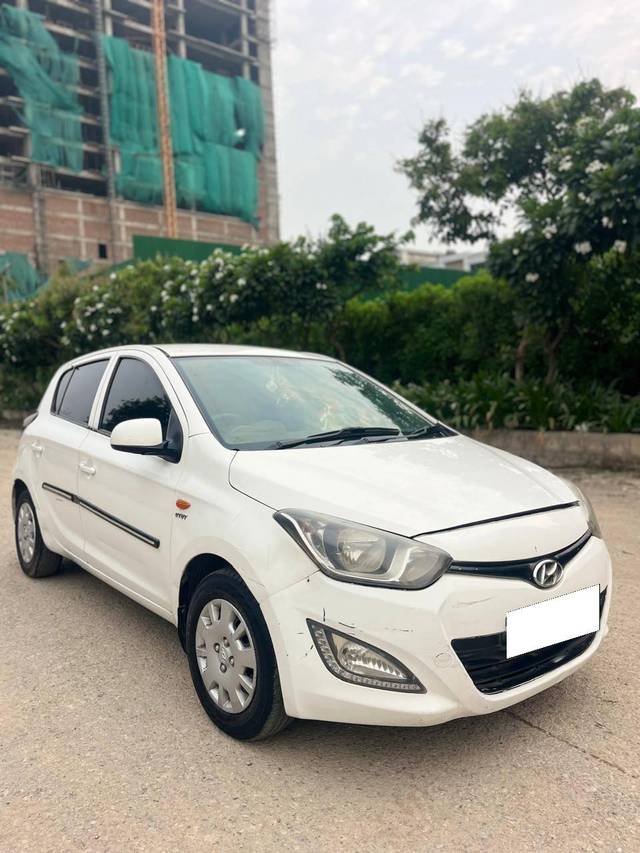 https://images10.gaadi.com/usedcar_image/4615365/original/processed_038aa6036cfc4e095f9941821c53df6f.jpg?imwidth=6400