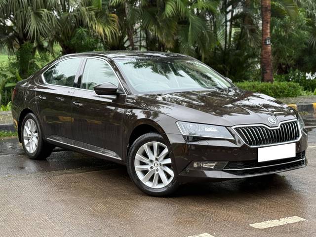 https://images10.gaadi.com/usedcar_image/4615382/original/processed_6763a4e5b7802230d492e95e278aec22.jpeg?imwidth=6400