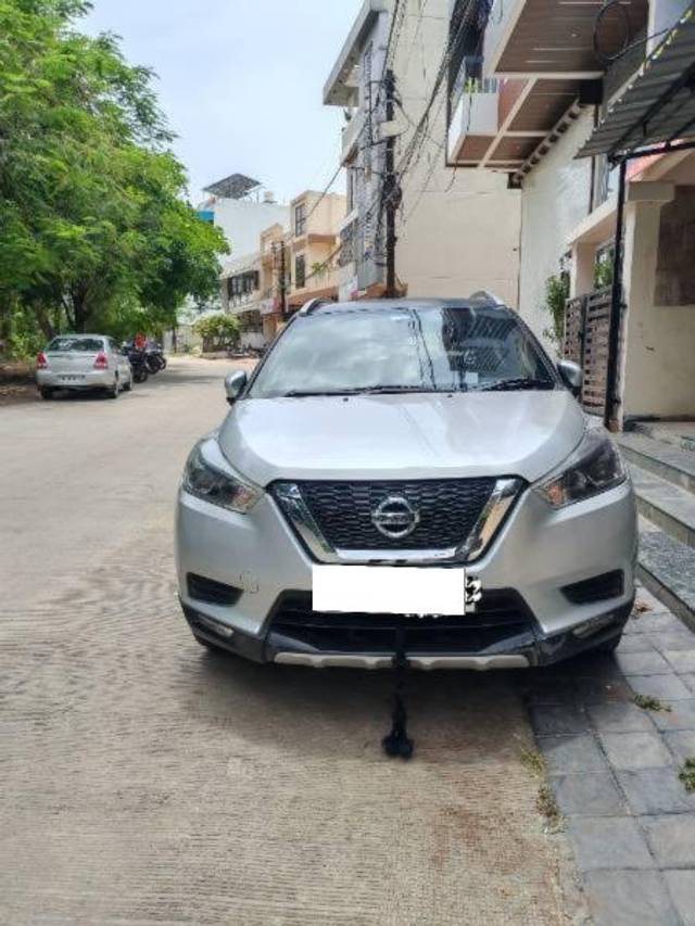 https://images10.gaadi.com/usedcar_image/4615390/original/processed_2a8e6a89-4ac6-48f8-af2a-bf62e6d17a50.jpg?imwidth=6400