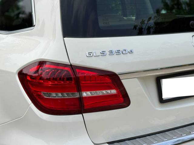 https://images10.gaadi.com/usedcar_image/4615391/original/processed_c793dbee85cc6f655c384c90e4fd3e84.jpeg?imwidth=6402