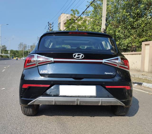 https://images10.gaadi.com/usedcar_image/4615397/original/processed_6c48f78882ce3f01c17c800757aa065c.jpg?imwidth=6402