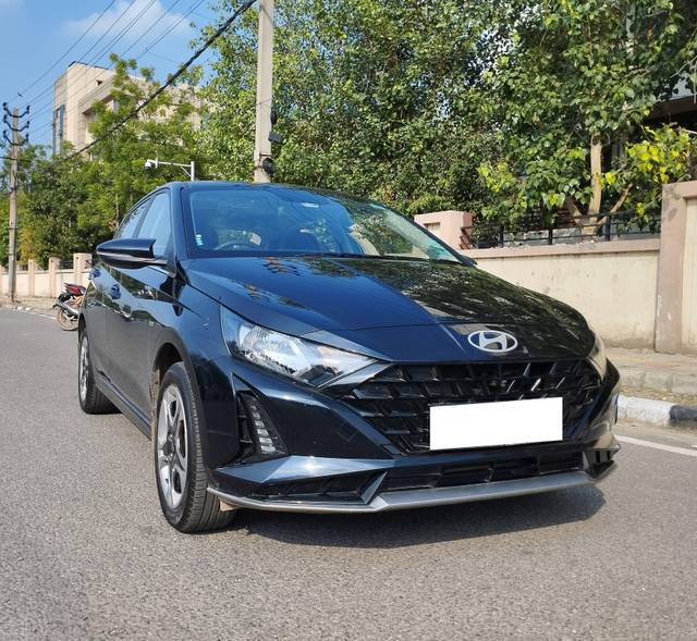 https://images10.gaadi.com/usedcar_image/4615397/original/processed_d204745dba20318b05060aabdd58b056.jpg?imwidth=6400