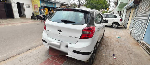 https://images10.gaadi.com/usedcar_image/4615400/original/b5dbec4e-5fe8-4e9a-ab38-1910d3e95e66.png?imwidth=6401
