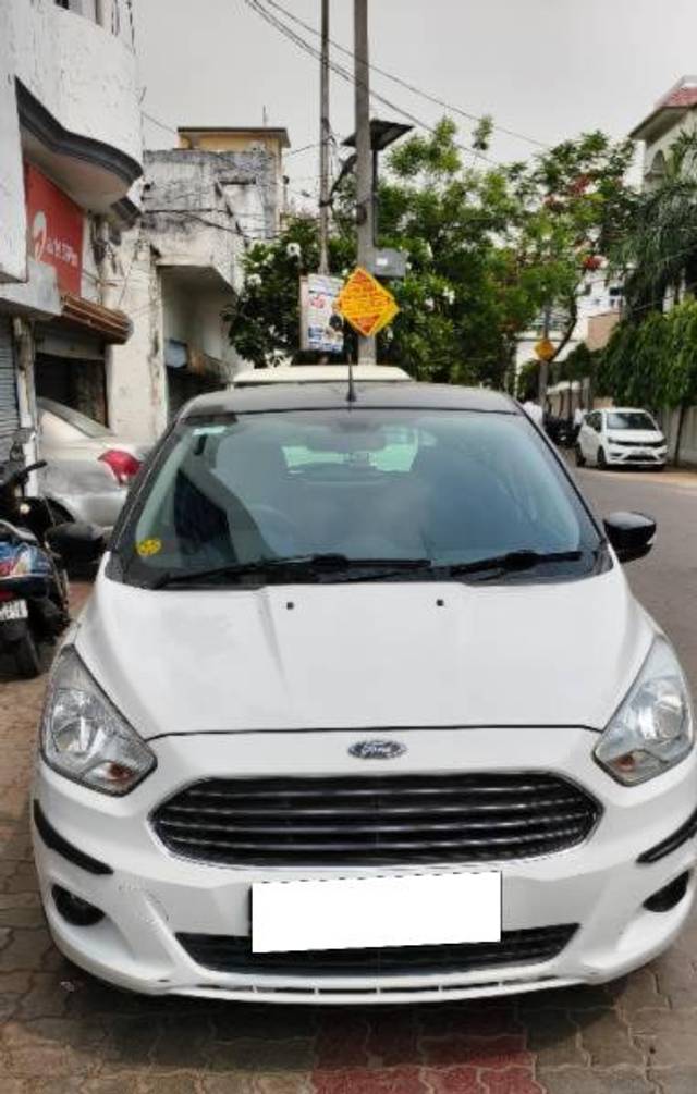 https://images10.gaadi.com/usedcar_image/4615400/original/processed_6cb49ef3-b5da-448a-b2eb-6508e1b314c3.jpg?imwidth=6402