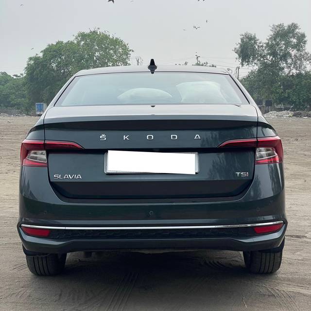 https://images10.gaadi.com/usedcar_image/4615456/original/processed_2a71211b249e787a2dddb921c271a8dd.jpg?imwidth=6402