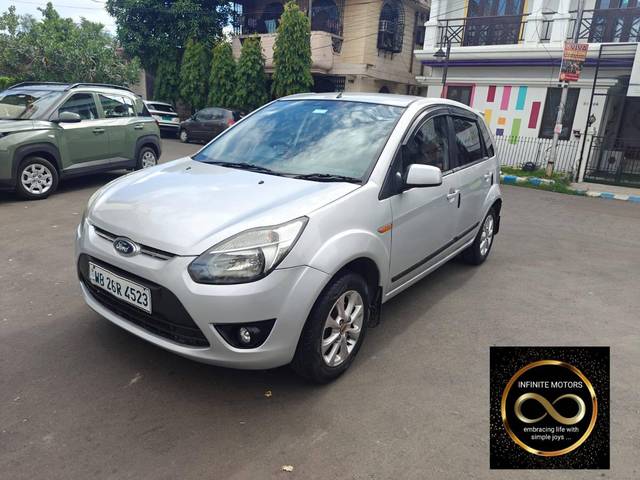 https://images10.gaadi.com/usedcar_image/4615458/original/processed_25ebef740cf03ff3b659302014f171a4.jpg?imwidth=6400