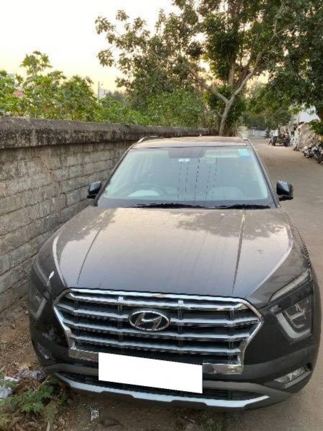 https://images10.gaadi.com/usedcar_image/4615461/original/processed_702a3618-2fd8-4ef9-9de5-d8128ff190d2.jpeg?imwidth=6400