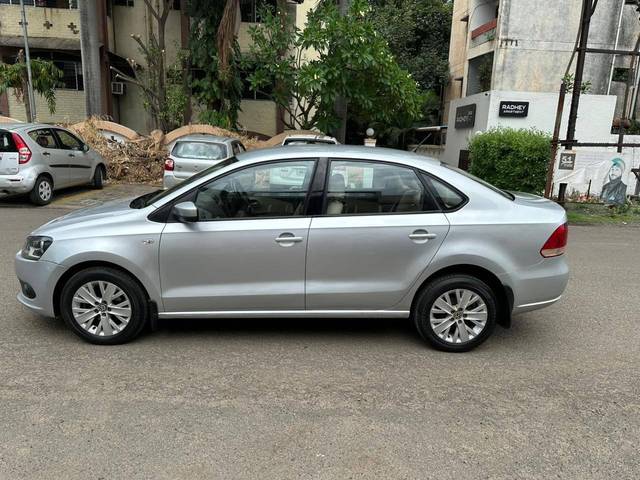 https://images10.gaadi.com/usedcar_image/4615485/original/processed_667f16d29952ed7aa651ac33dad461a6.jpg?imwidth=6402