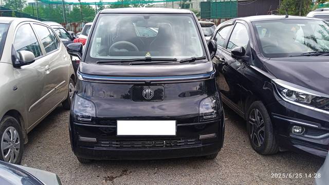 https://images10.gaadi.com/usedcar_image/4615495/original/processed_8bd698428f7a641be9c46b2991c2bcb3.jpg?imwidth=6400