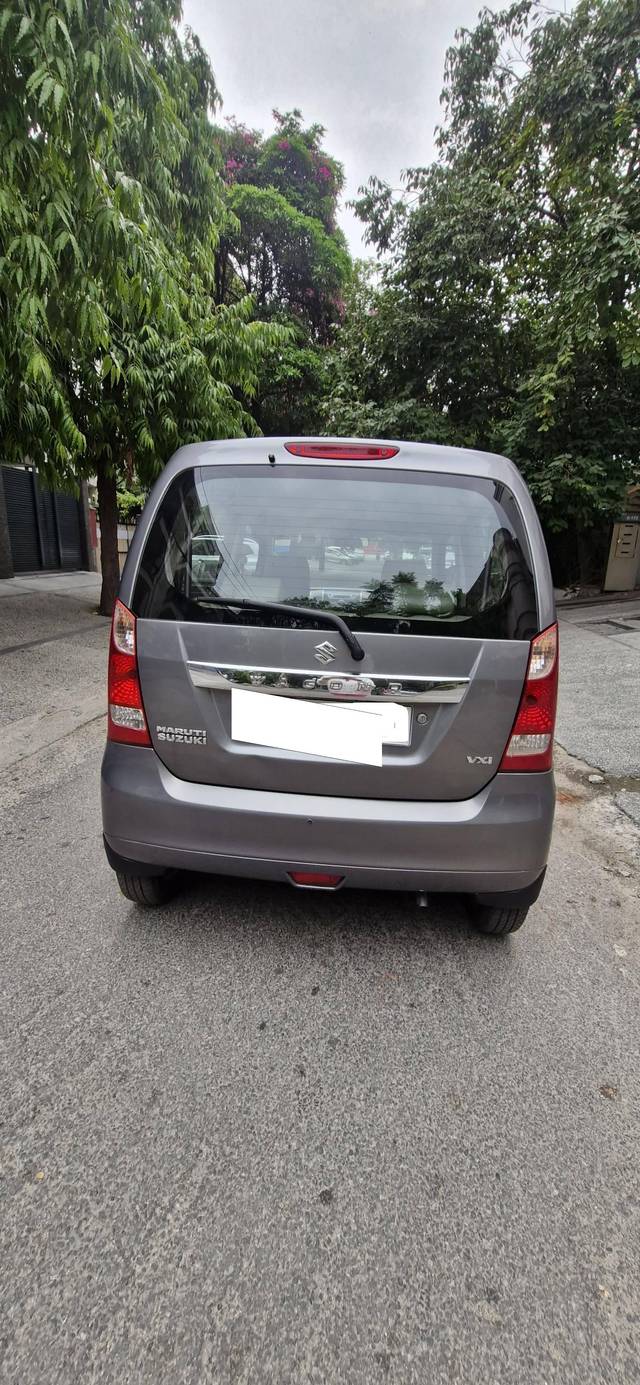 https://images10.gaadi.com/usedcar_image/4615500/original/processed_193c2e56ddcb19b657259ee27870597b.jpeg?imwidth=6402