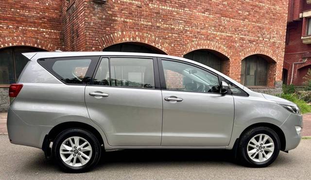 https://images10.gaadi.com/usedcar_image/4615513/original/processed_a0874104ca877b3d1d8e9c52d33d64fb.jpeg?imwidth=6401