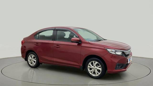 https://images10.gaadi.com/usedcar_image/4615516/original/697d2afda57d7cd2f97fa16ca9e71469.jpg?imwidth=6400