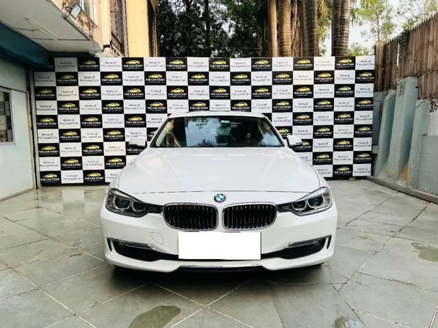 https://images10.gaadi.com/usedcar_image/4615522/original/processed_55a0b816f45756f6a382a726b5ce7333.jpg?imwidth=6402