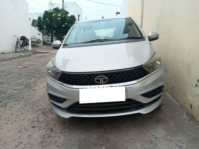 https://images10.gaadi.com/usedcar_image/4615536/original/processed_983205d1-718e-4247-8e5b-98c3a57f961b.jpg?imwidth=6400