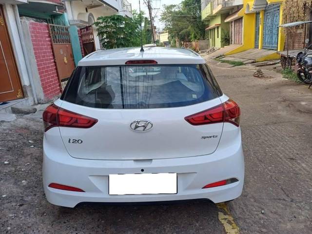https://images10.gaadi.com/usedcar_image/4615553/original/processed_cbcd002e-0ad7-4026-a7fc-c1e37a3c8797.jpg?imwidth=6400