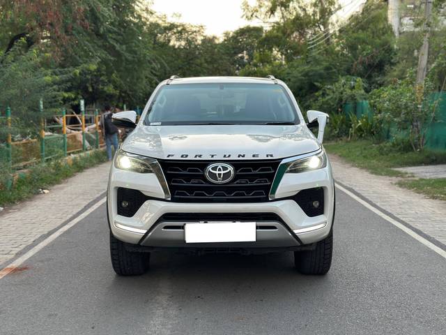 https://images10.gaadi.com/usedcar_image/4615615/original/processed_740db6c99e0da3545ab019dee1984b75.jpg?imwidth=6400