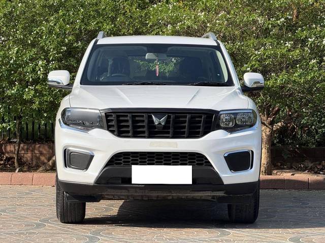 https://images10.gaadi.com/usedcar_image/4615624/original/processed_a02d3d02d169f89c4b25059d7532668c.jpg?imwidth=6400