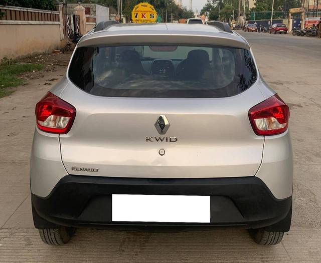 https://images10.gaadi.com/usedcar_image/4615632/original/processed_f3ad0905-d148-454a-9867-abfabef64cf8.jpg?imwidth=6402