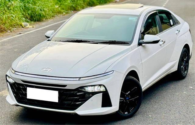 https://images10.gaadi.com/usedcar_image/4615642/original/processed_8737f867bbaf37a2d570847221bac849.jpg?imwidth=6401