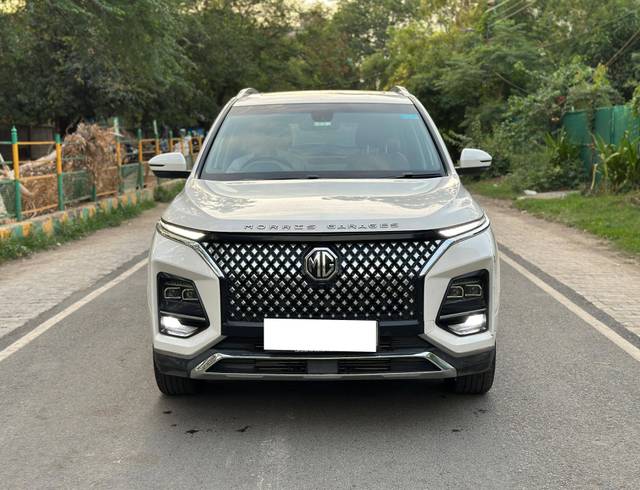 https://images10.gaadi.com/usedcar_image/4615648/original/processed_a3bd71daf430829bfbd5c773eb2a1648.jpg?imwidth=6400