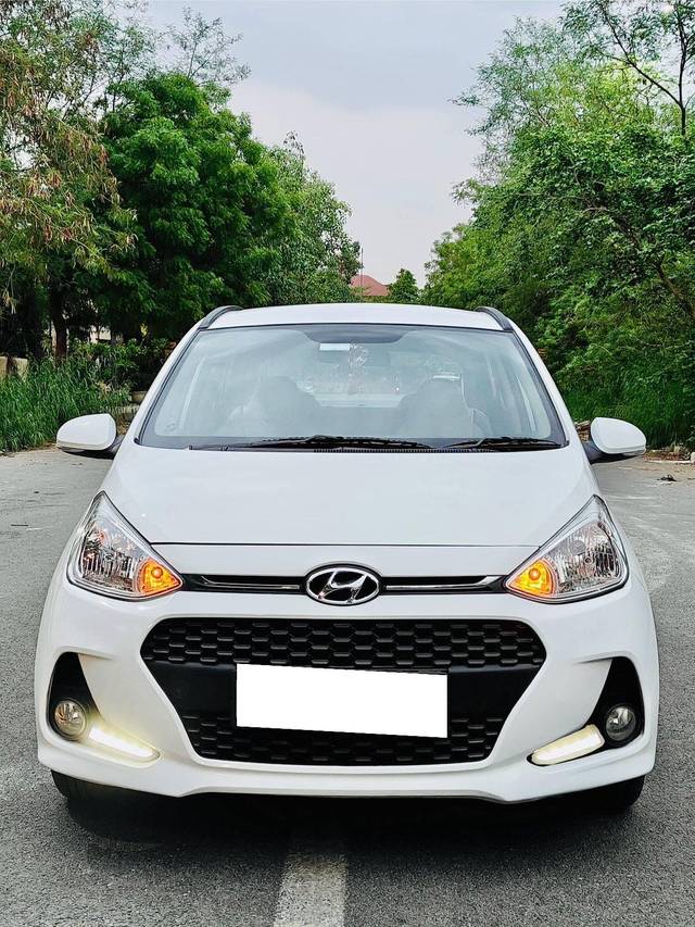 https://images10.gaadi.com/usedcar_image/4615653/original/processed_a9bbcb13177d50d49cbcf1afba5f0959.jpg?imwidth=6400