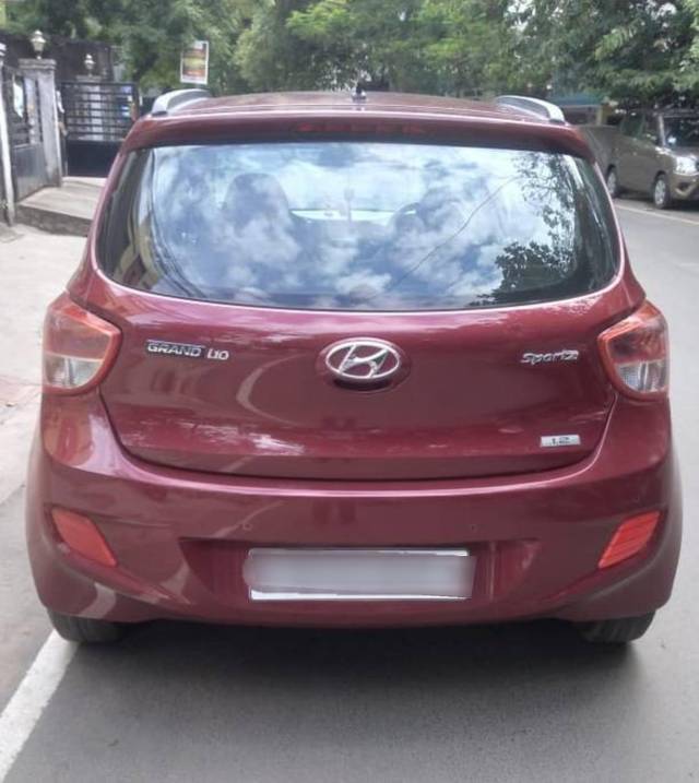 https://images10.gaadi.com/usedcar_image/4615654/original/processed_b602d5273bd6b62bb86e512a84b8cbc6.jpg?imwidth=6402