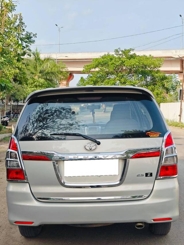 https://images10.gaadi.com/usedcar_image/4615659/original/processed_34e70381ad136f9a4479f4960a988307.jpg?imwidth=6401