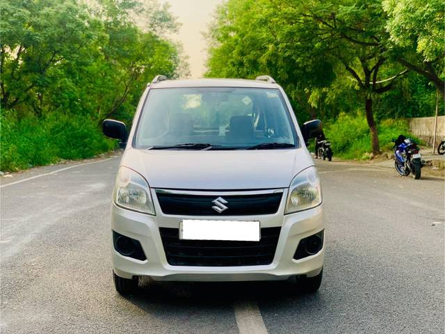 https://images10.gaadi.com/usedcar_image/4615661/original/processed_38969bc1adcadfe129346cd9bb2c9442.jpg?imwidth=6400