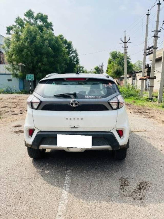 https://images10.gaadi.com/usedcar_image/4615687/original/processed_03061c22-af36-4e04-8129-6815008089f0.jpg?imwidth=6402