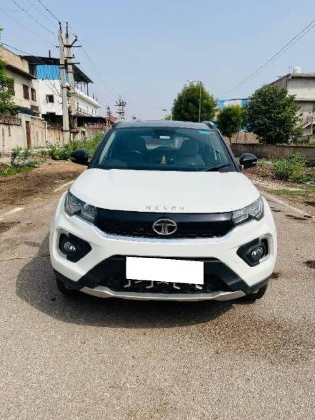 https://images10.gaadi.com/usedcar_image/4615687/original/processed_681ab31b-d9c8-4cec-8f00-d677d8b9e8bc.jpg?imwidth=6400