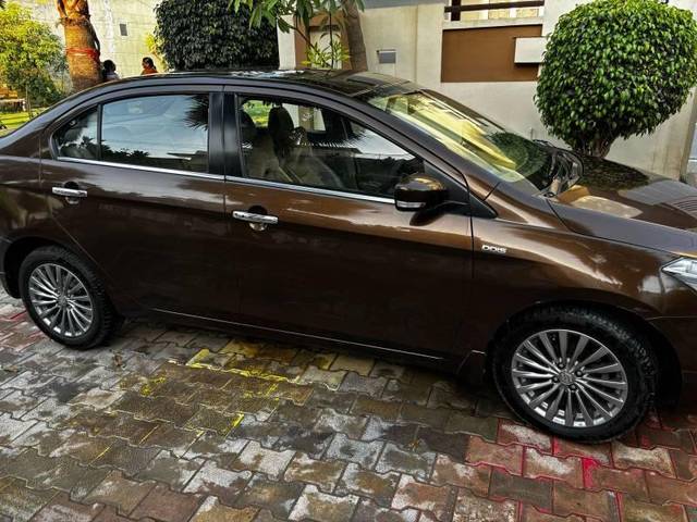 https://images10.gaadi.com/usedcar_image/4615689/original/processed_1661d0e8-adc1-4117-a2e5-7ee0ebaea05c.jpg?imwidth=6401