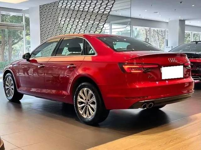 https://images10.gaadi.com/usedcar_image/4615696/original/processed_0b38cb8ef8c277b6790fcbd30c21803b.jpg?imwidth=6401
