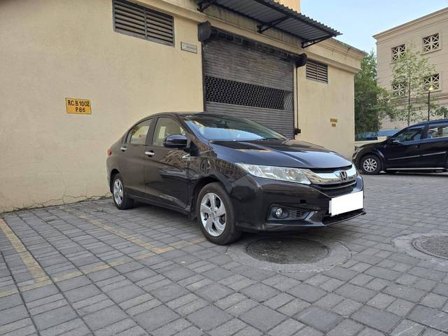 https://images10.gaadi.com/usedcar_image/4615723/original/processed_b3550694-014b-4535-a819-32fe8b088d9b.jpg?imwidth=6402