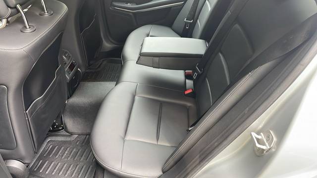 https://images10.gaadi.com/usedcar_image/4615772/original/e01b5462b68ba4901662425156b455b8.jpeg?imwidth=6402