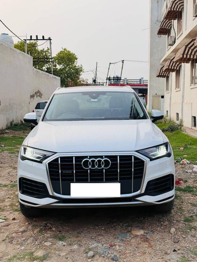 https://images10.gaadi.com/usedcar_image/4615777/original/processed_3b14ce80c3d17b25ac8d7343e479e5a7.jpg?imwidth=6400