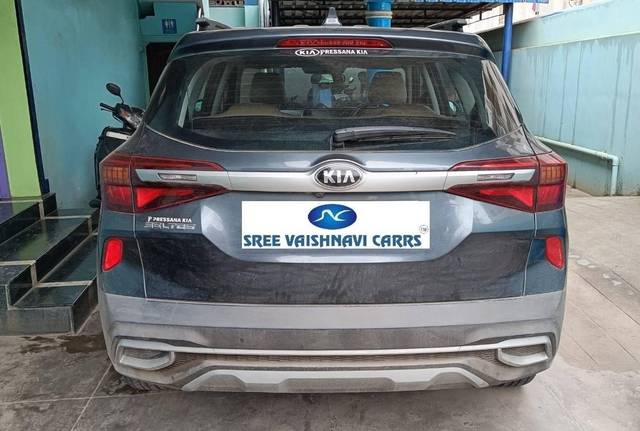 https://images10.gaadi.com/usedcar_image/4615819/original/processed_c52e4f24e5039e44562b6e4e110b085e.jpg?imwidth=6401