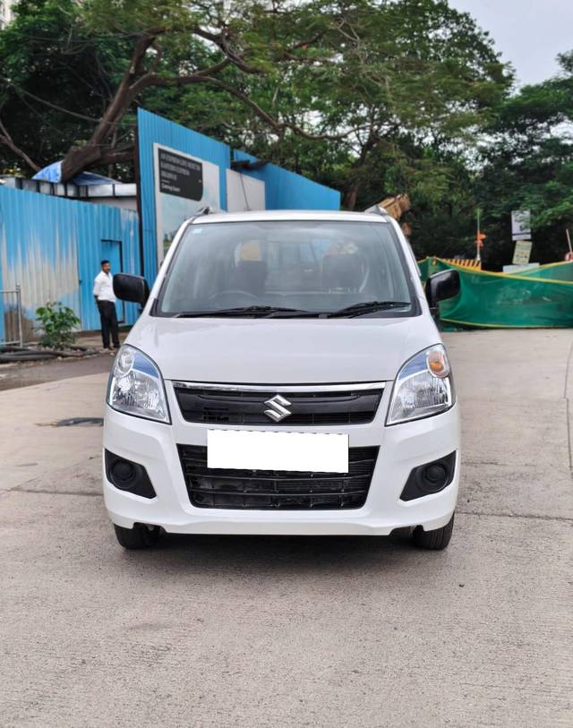 https://images10.gaadi.com/usedcar_image/4615820/original/processed_99c72d3d6d148635dd6c10e57286b25e.jpg?imwidth=6400