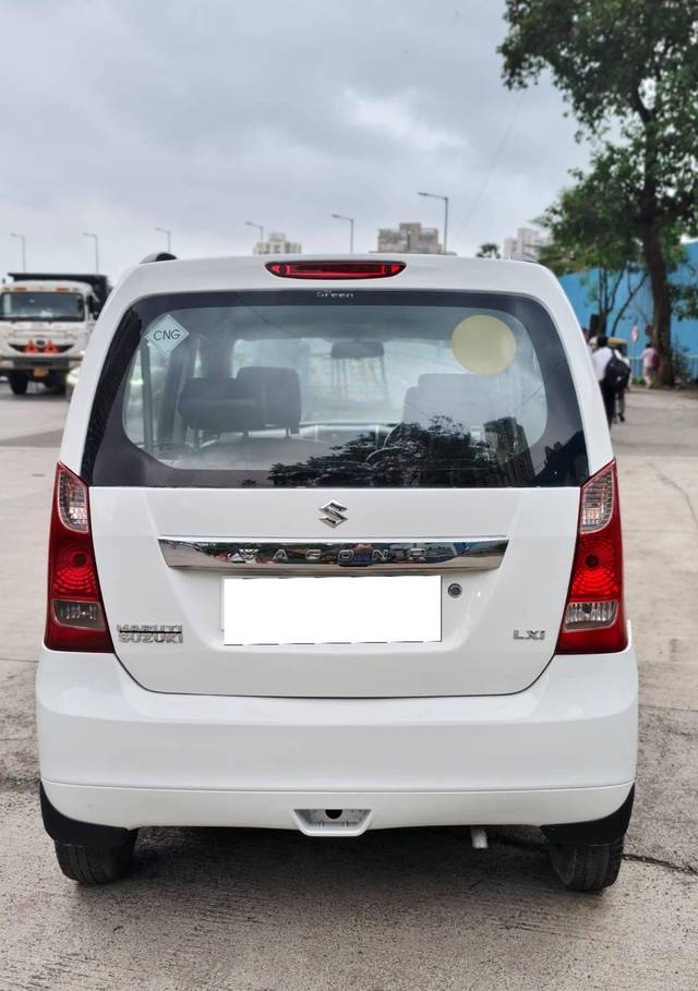 https://images10.gaadi.com/usedcar_image/4615820/original/processed_a6839abb997b14665154ac4e7c821c44.jpg?imwidth=6402