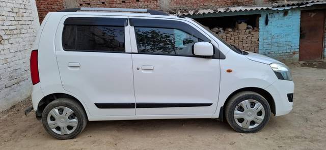 https://images10.gaadi.com/usedcar_image/4615913/original/146adaef0cddaaebacbd8c7f85b95dff.jpg?imwidth=6401