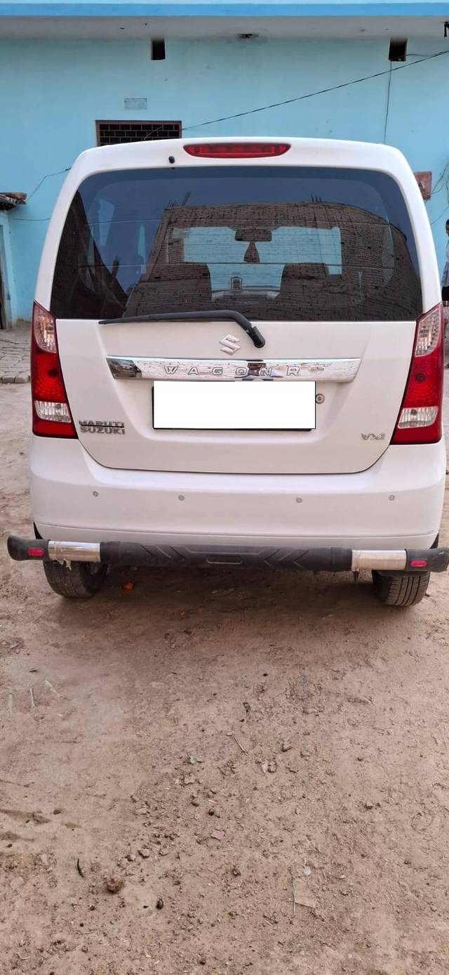https://images10.gaadi.com/usedcar_image/4615913/original/processed_b62fc97242652e544afa47f60d753098.jpg?imwidth=6402