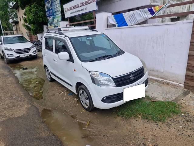 https://images10.gaadi.com/usedcar_image/4615915/original/processed_6bf22cb4-7a4d-46e8-a736-95b5ab0c6775.jpg?imwidth=6400