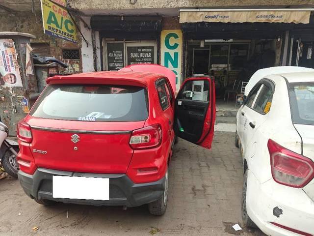 https://images10.gaadi.com/usedcar_image/4615919/original/processed_d230cc1d-5563-4d3c-b102-a1a9a75e5351.jpg?imwidth=6400