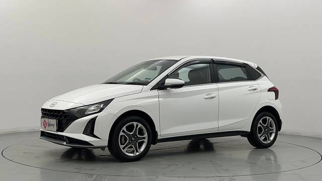https://images10.gaadi.com/usedcar_image/4615924/original/a8cf49f5993286a8a94ce9c65e538580.JPG?imwidth=6400