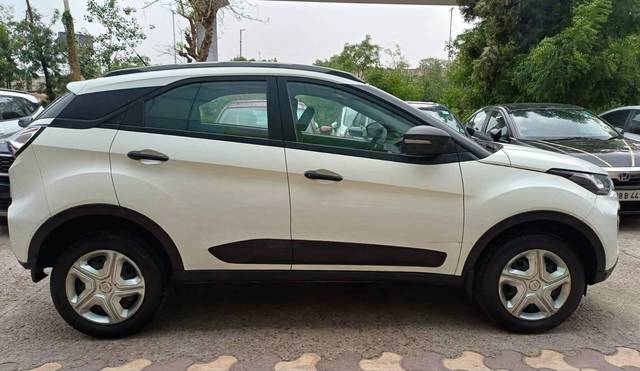 https://images10.gaadi.com/usedcar_image/4615931/original/processed_4e6ee2de14e6293666a273f2edafa842.jpg?imwidth=6401