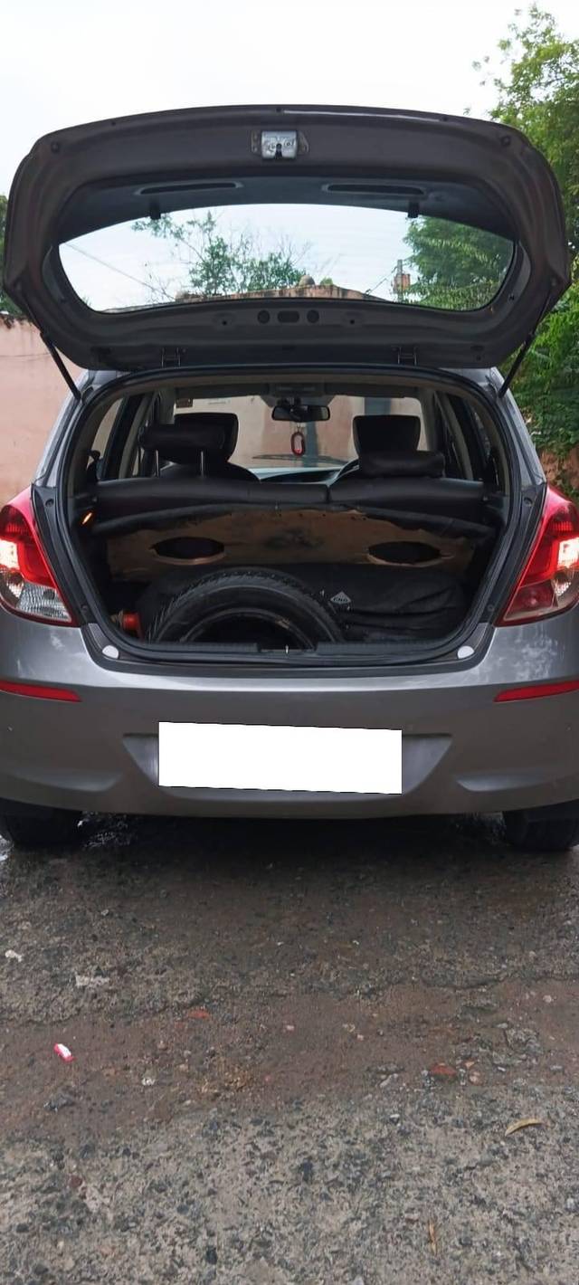 https://images10.gaadi.com/usedcar_image/4615934/original/processed_dd1147728995836a6609e648038699b9.jpeg?imwidth=6402